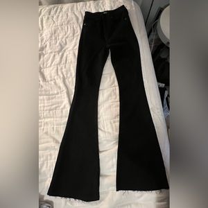 ÉTICA BLACK FLARE JEANS